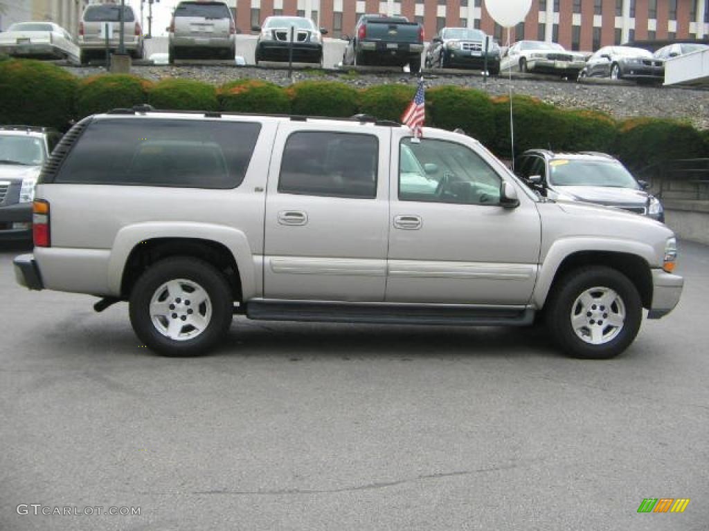 2004 Suburban 1500 LT 4x4 - Silver Birch Metallic / Tan/Neutral photo #8