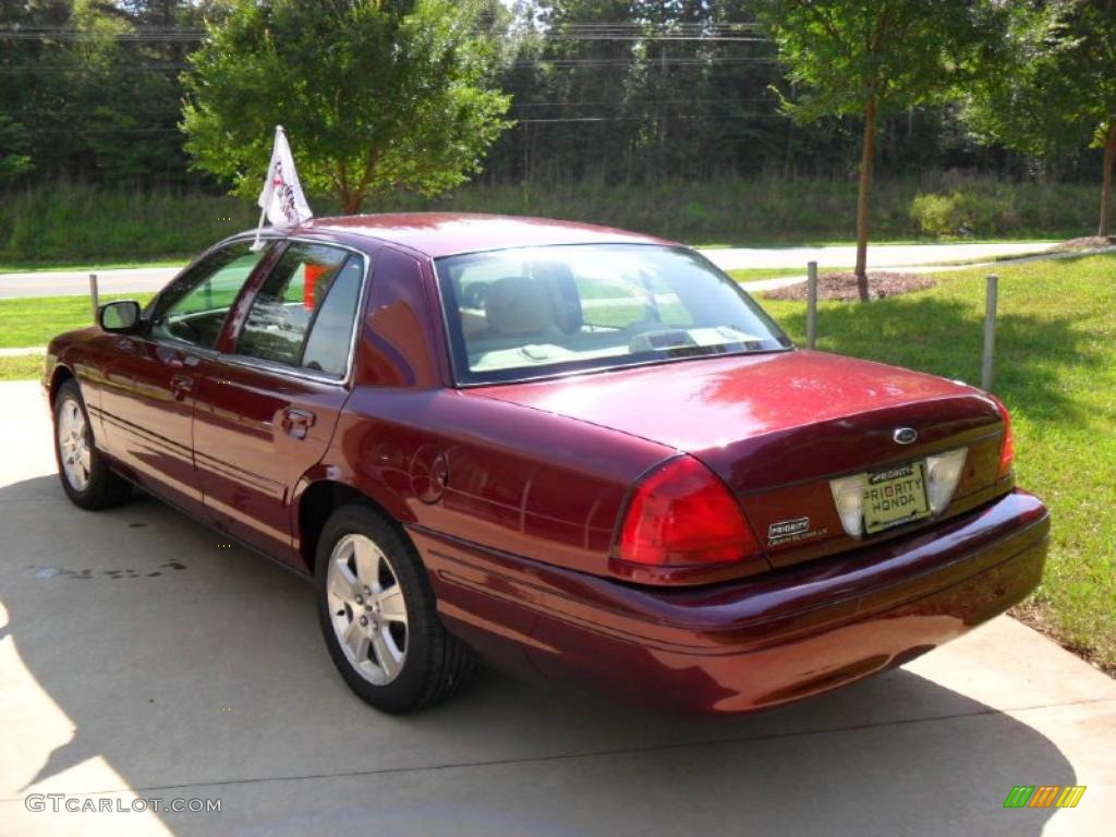 2006 Crown Victoria LX - Dark Toreador Red Metallic / Light Camel photo #2