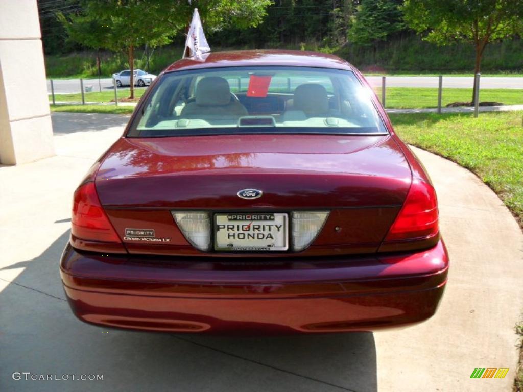 2006 Crown Victoria LX - Dark Toreador Red Metallic / Light Camel photo #3