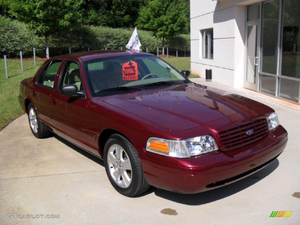 2006 Crown Victoria LX - Dark Toreador Red Metallic / Light Camel photo #5