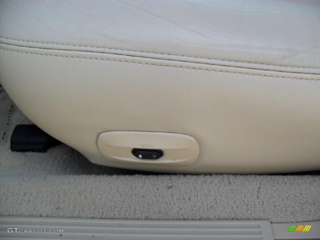 2006 Crown Victoria LX - Dark Toreador Red Metallic / Light Camel photo #7
