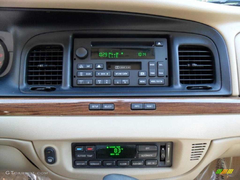 2006 Crown Victoria LX - Dark Toreador Red Metallic / Light Camel photo #10
