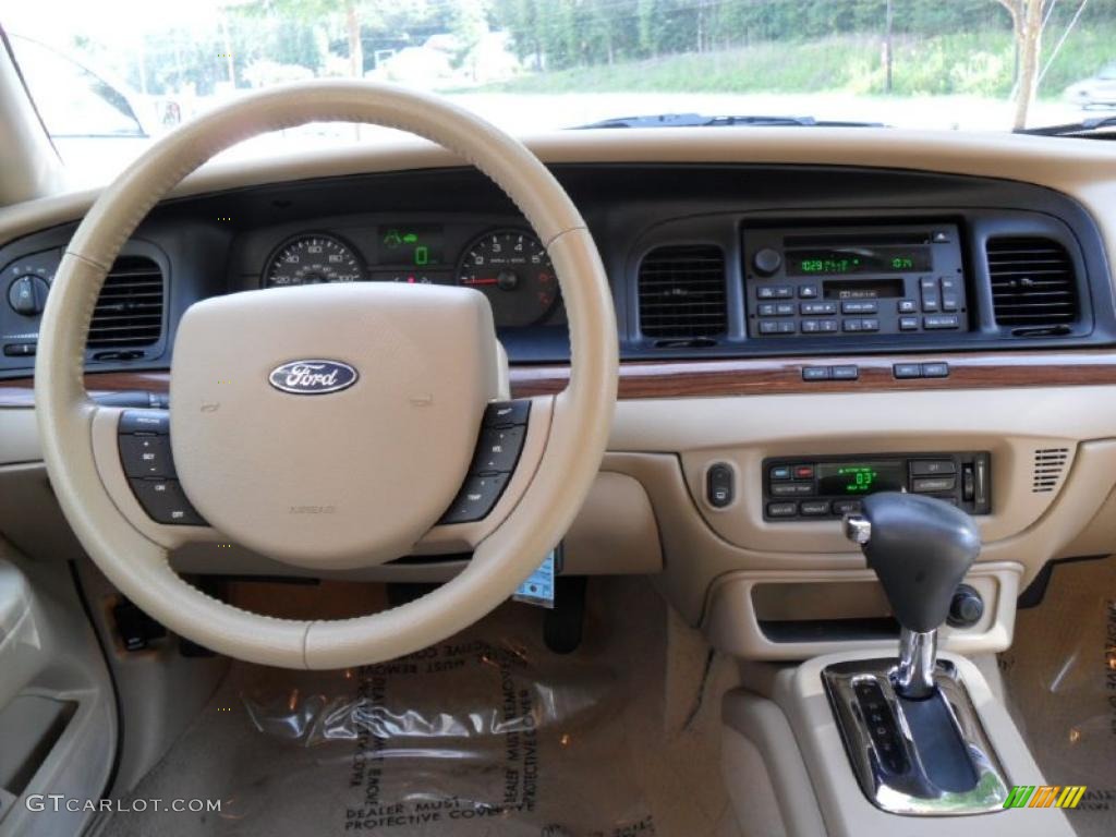 2006 Crown Victoria LX - Dark Toreador Red Metallic / Light Camel photo #13