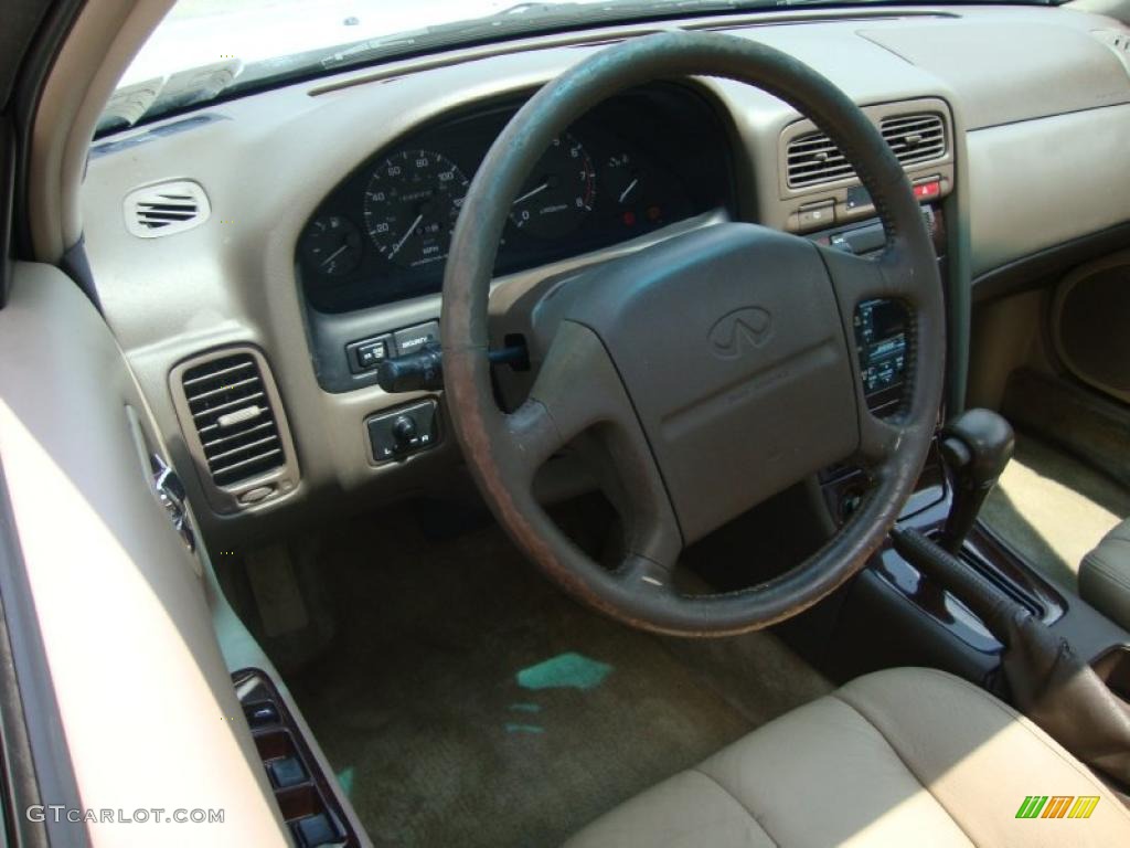 1996 I 30 Touring - Arctic White Pearl / Tan photo #12