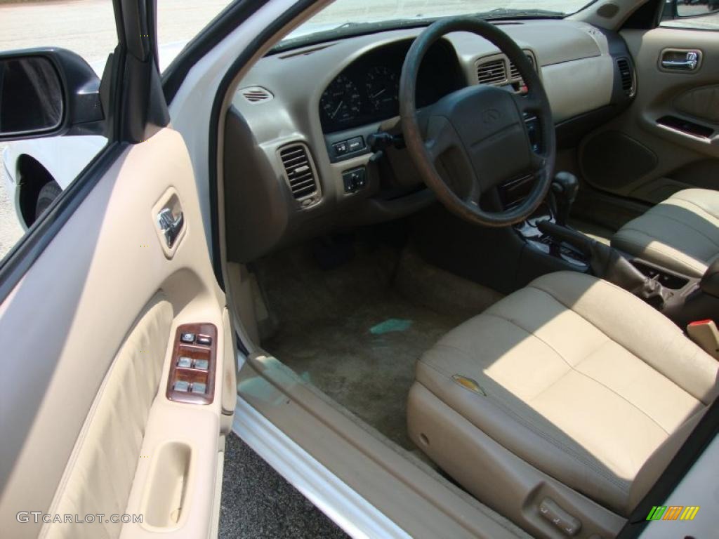 1996 I 30 Touring - Arctic White Pearl / Tan photo #13