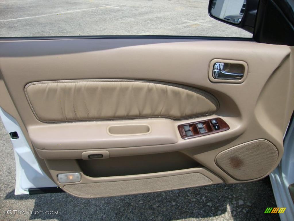 1996 I 30 Touring - Arctic White Pearl / Tan photo #14