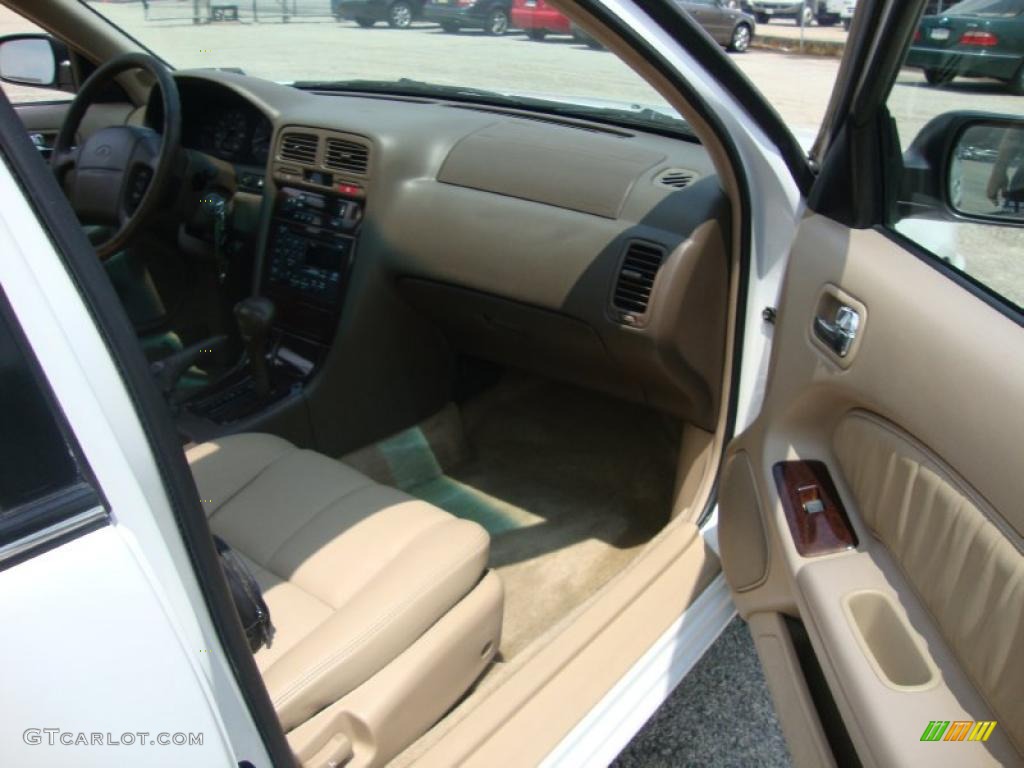 1996 I 30 Touring - Arctic White Pearl / Tan photo #19