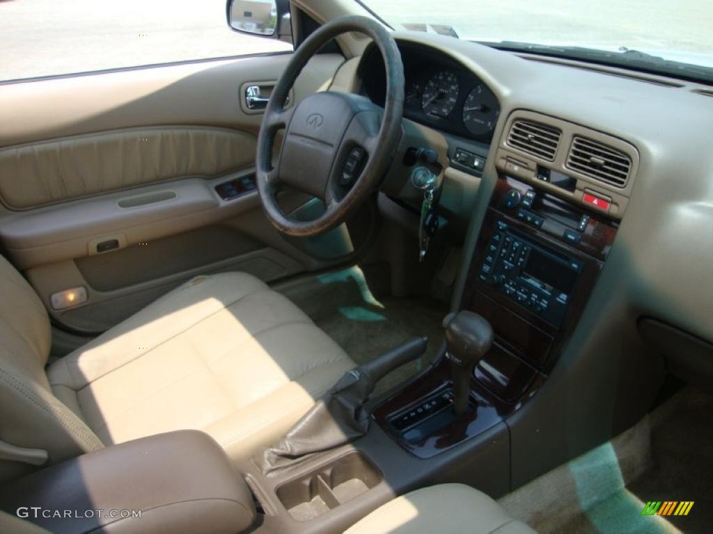 1996 I 30 Touring - Arctic White Pearl / Tan photo #20