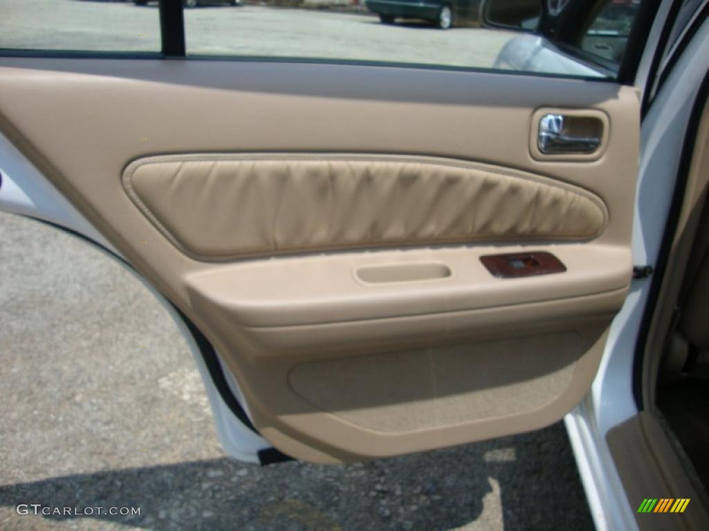 1996 I 30 Touring - Arctic White Pearl / Tan photo #27