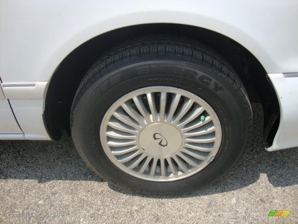 1996 I 30 Touring - Arctic White Pearl / Tan photo #30