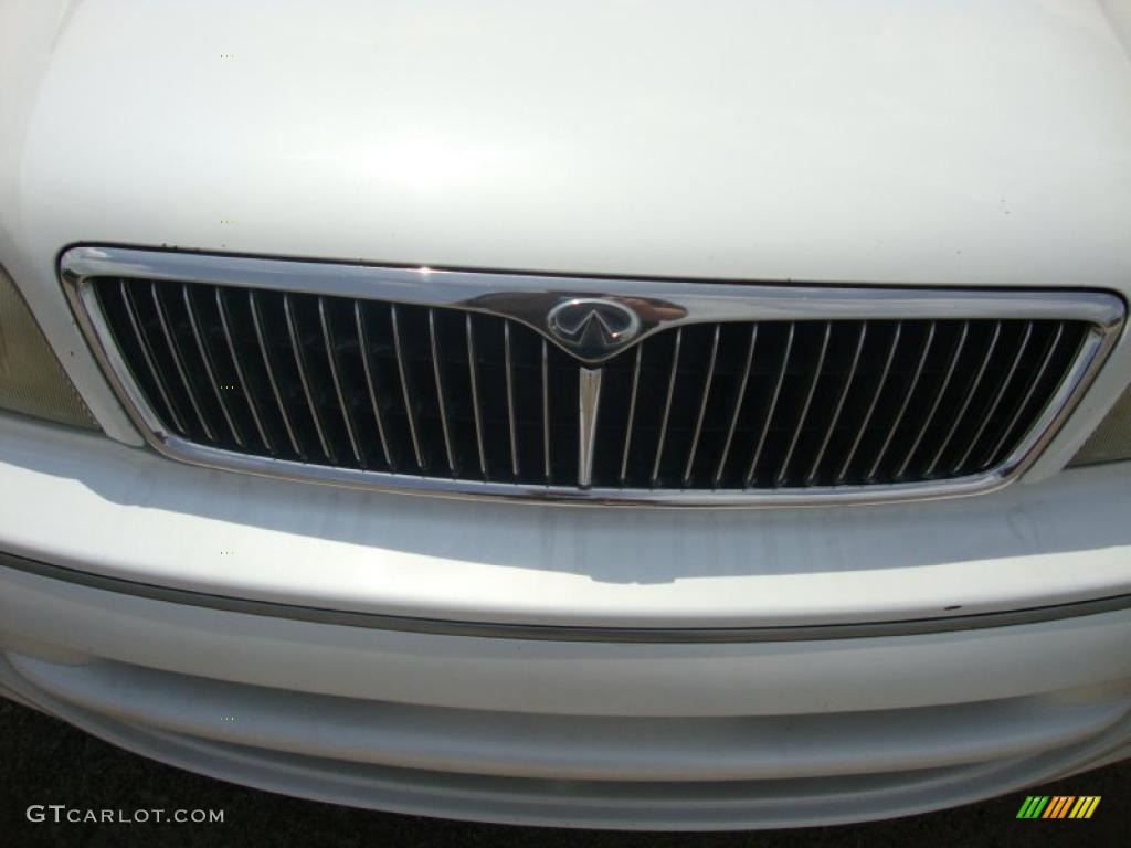 1996 I 30 Touring - Arctic White Pearl / Tan photo #35