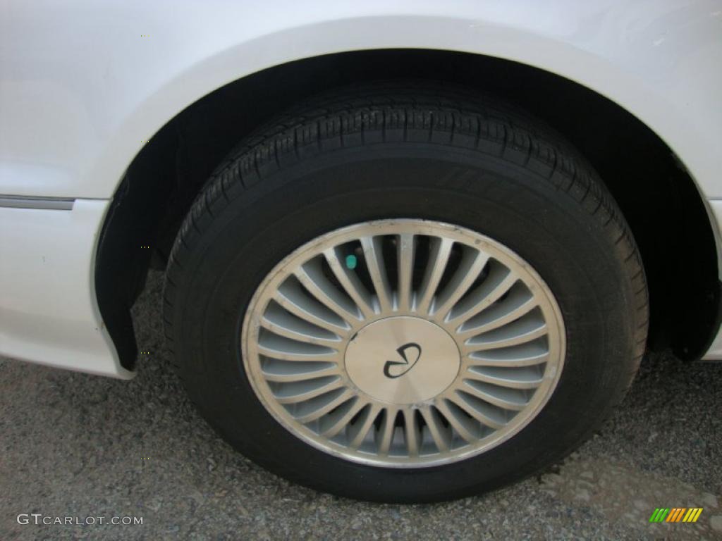 1996 I 30 Touring - Arctic White Pearl / Tan photo #37