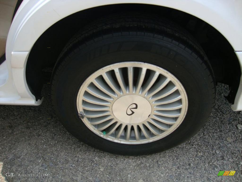 1996 I 30 Touring - Arctic White Pearl / Tan photo #38