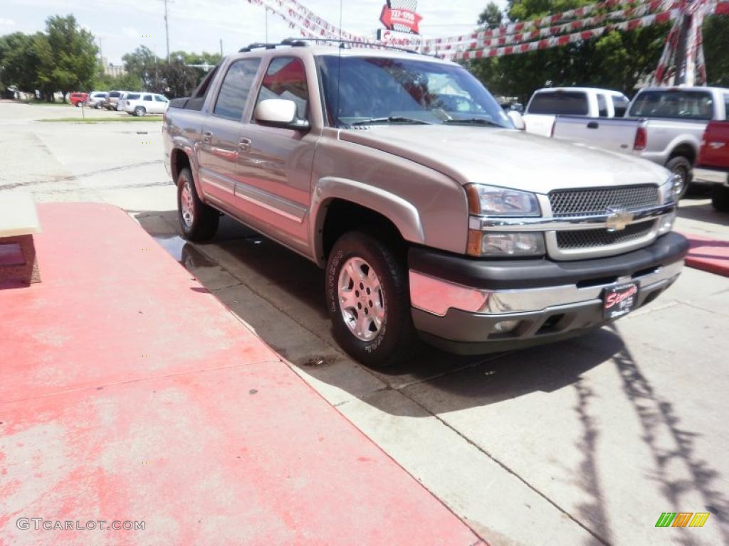 2005 Avalanche Z71 4x4 - Sandstone Metallic / Tan/Neutral photo #6