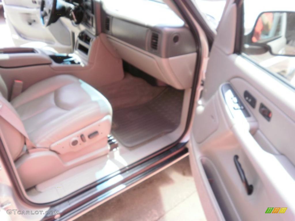 2005 Avalanche Z71 4x4 - Sandstone Metallic / Tan/Neutral photo #34
