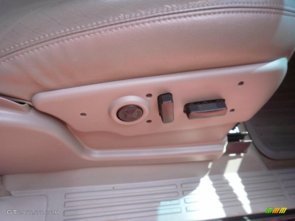 2005 Avalanche Z71 4x4 - Sandstone Metallic / Tan/Neutral photo #35