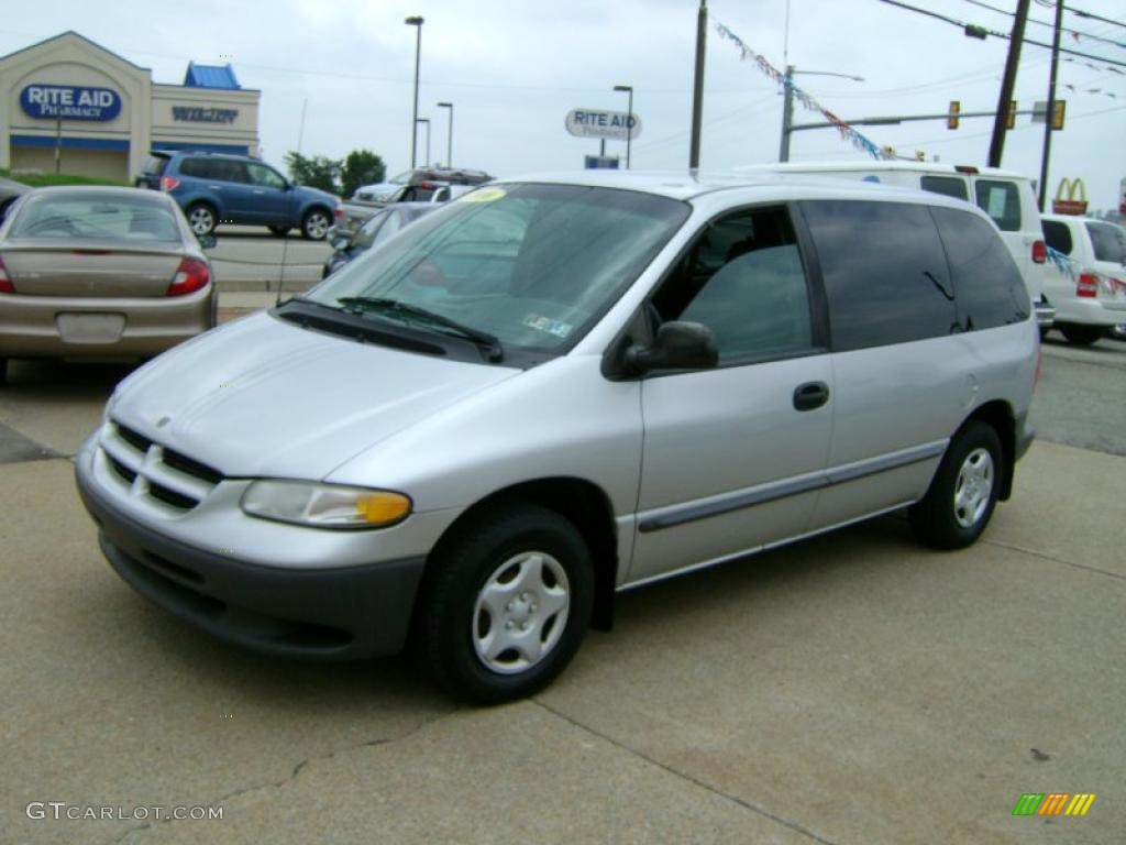 2000 Caravan  - Bright Silver Metallic / Mist Grey photo #1