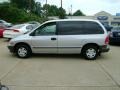 2000 Bright Silver Metallic Dodge Caravan   photo #2