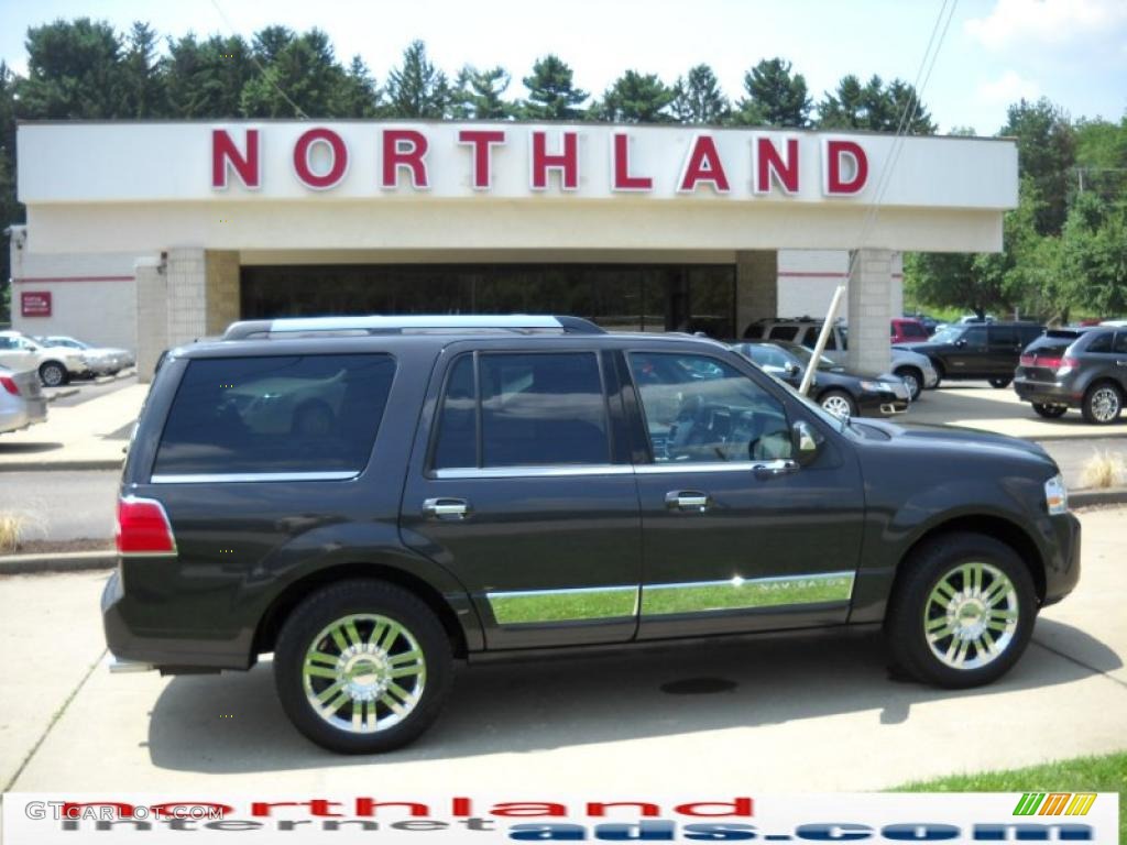 Alloy Metallic Lincoln Navigator