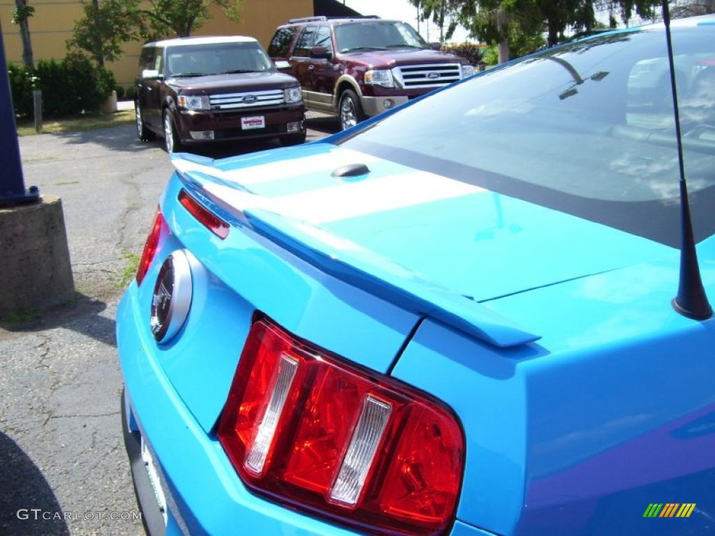 2011 Mustang GT Premium Coupe - Grabber Blue / Charcoal Black photo #7