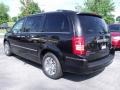 2010 Brilliant Black Crystal Pearl Chrysler Town & Country Limited  photo #2