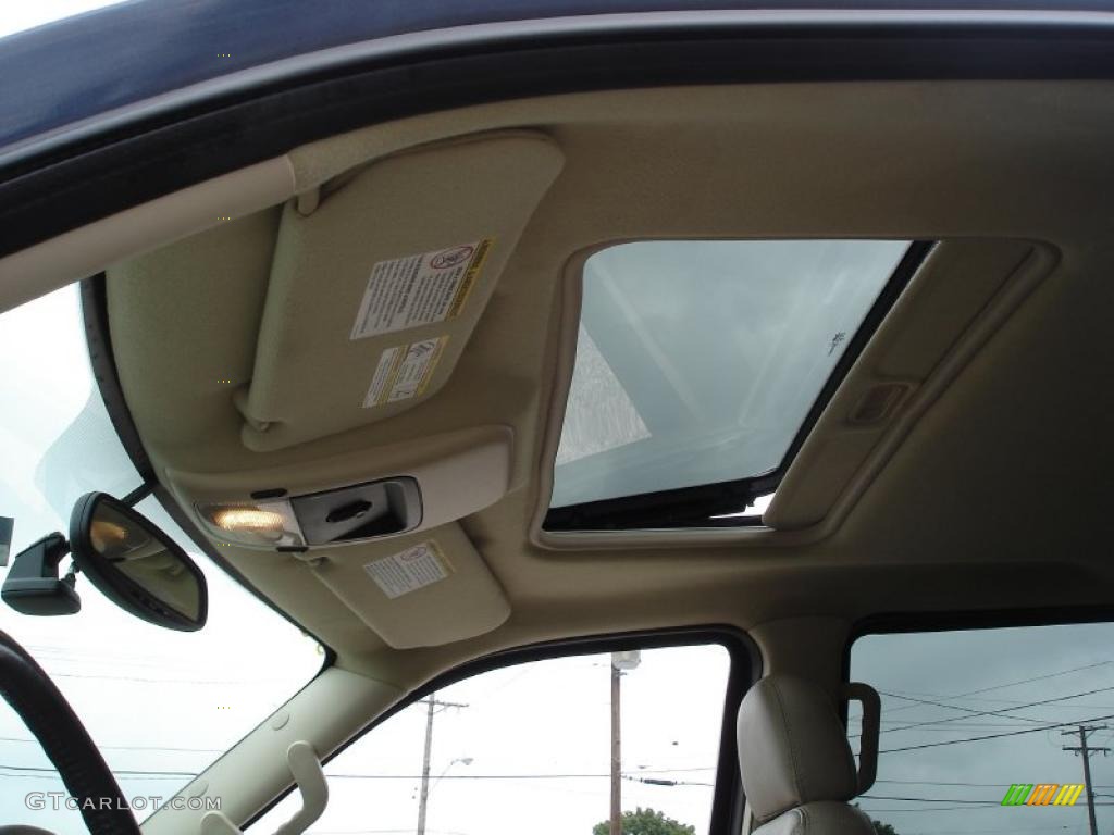 2003 Explorer XLT 4x4 - Medium Wedgewood Blue Metallic / Medium Parchment Beige photo #16