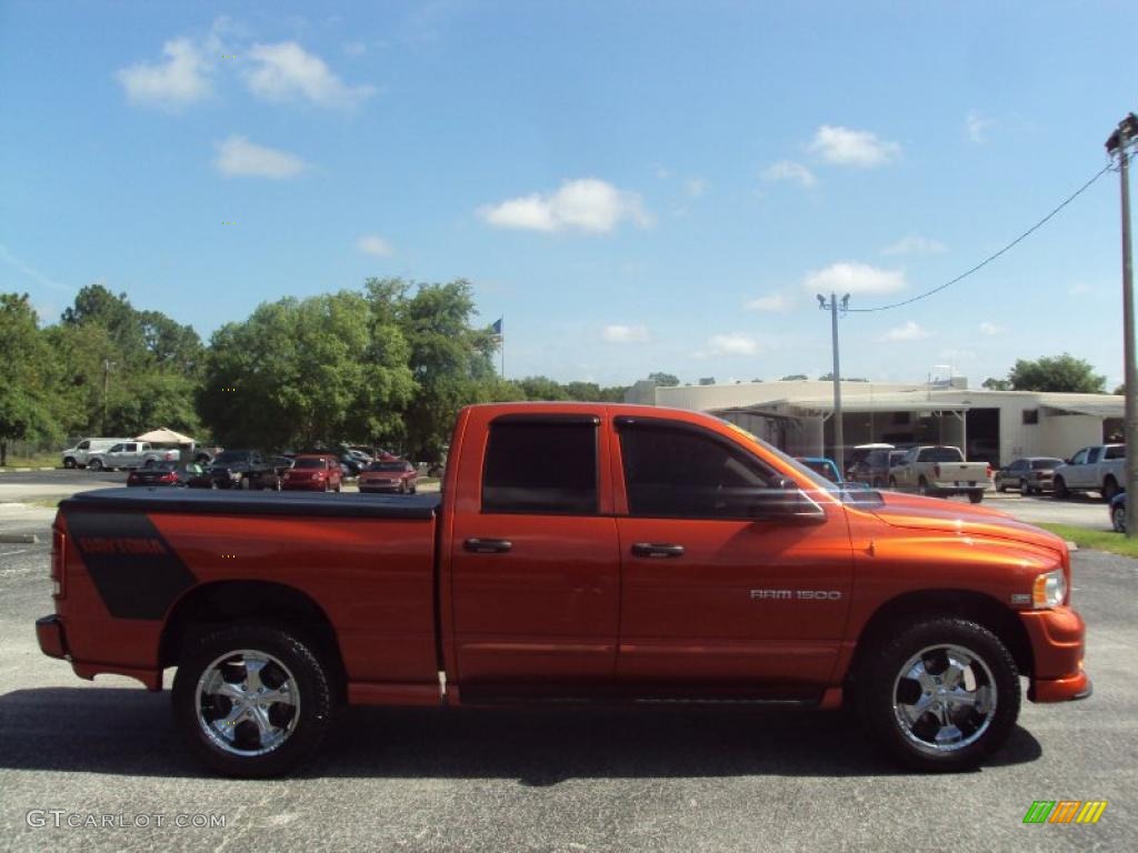 2005 Ram 1500 SLT Daytona Quad Cab 4x4 - Go ManGo! / Dark Slate Gray photo #9