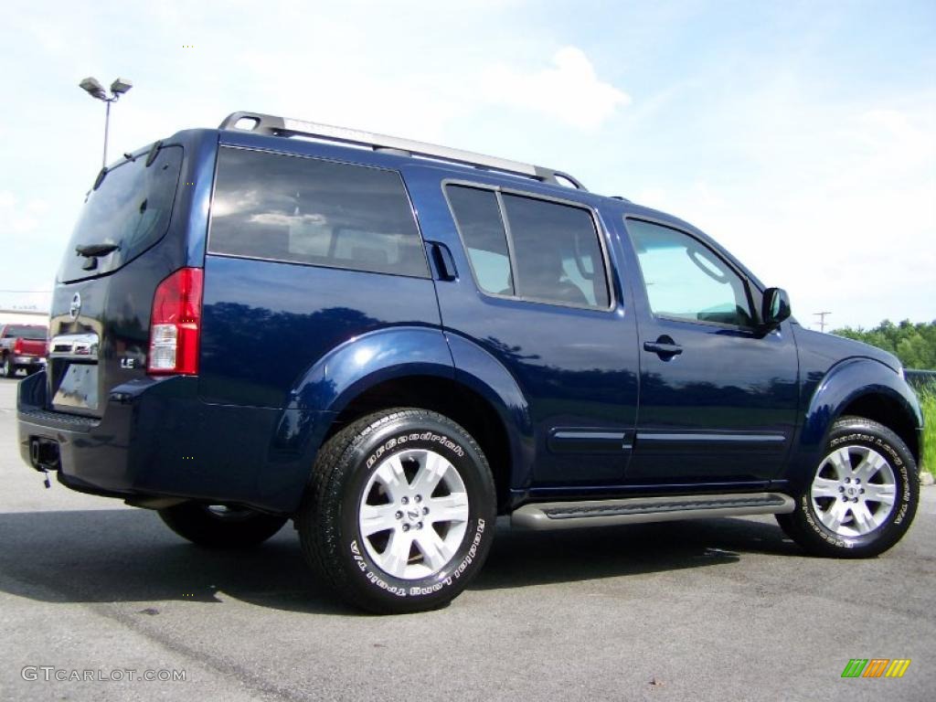 2007 Pathfinder LE 4x4 - Majestic Blue Metallic / Graphite photo #7