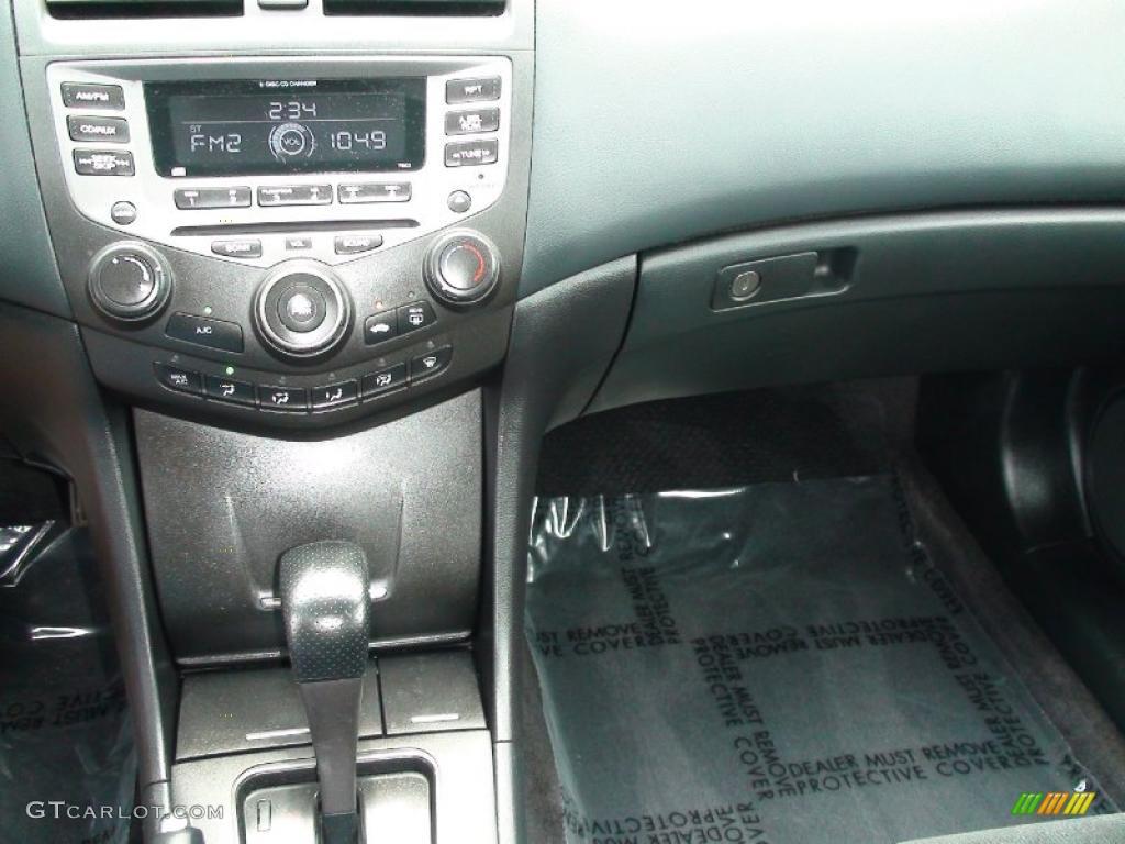 2006 Accord LX V6 Sedan - Alabaster Silver Metallic / Black photo #25