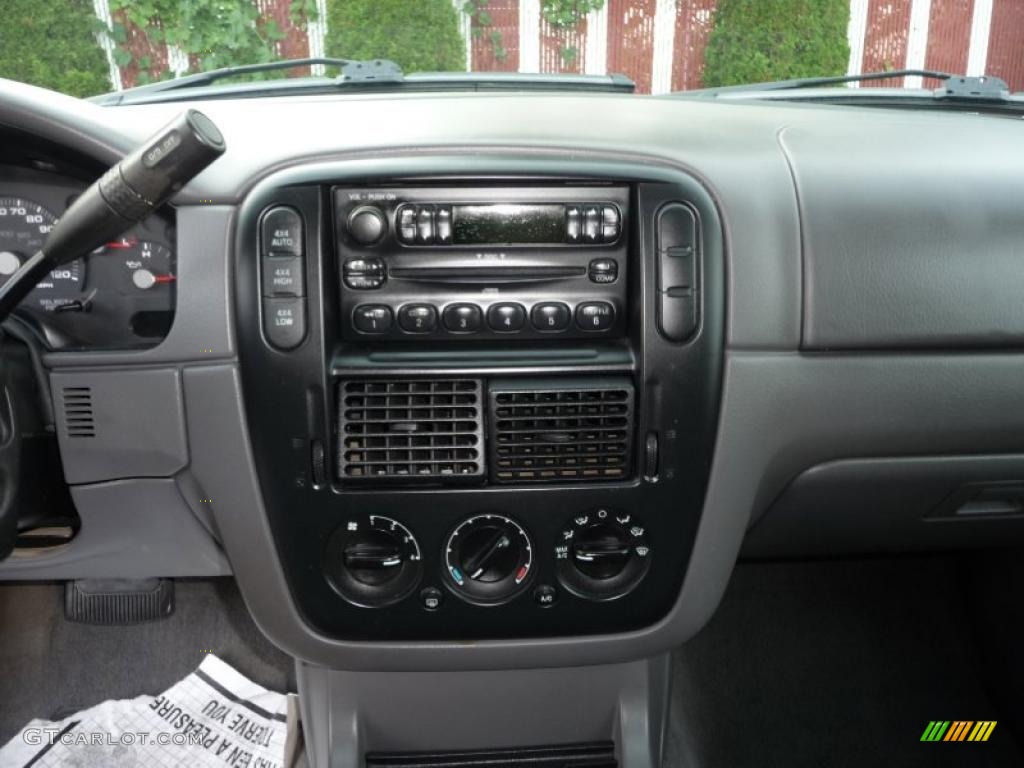 2004 Explorer XLS 4x4 - Black / Graphite photo #12