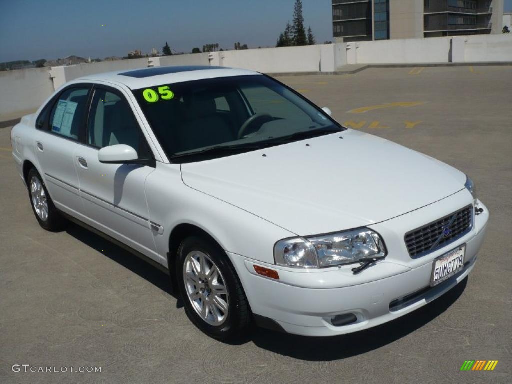 2005 S80 2.5T - Ice White / Light Taupe photo #1