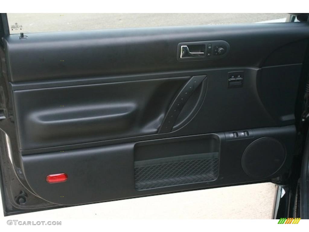 2008 Volkswagen New Beetle SE Coupe Black Door Panel Photo #33235918