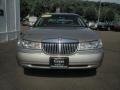 2002 Light Parchment Gold Lincoln Town Car Signature  photo #2