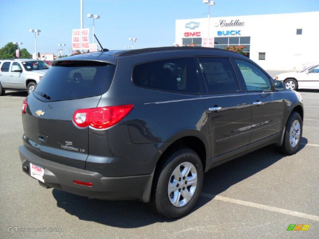 2010 Traverse LS - Cyber Gray Metallic / Dark Gray/Light Gray photo #4