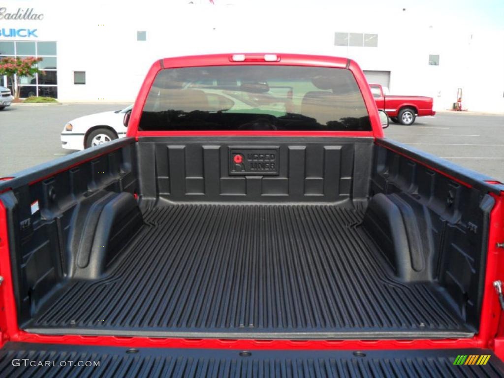 2003 Silverado 1500 Regular Cab - Victory Red / Tan photo #13