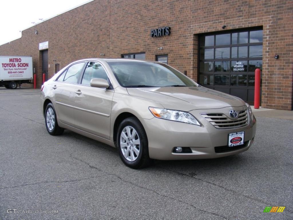 2007 Camry XLE V6 - Desert Sand Mica / Bisque photo #1