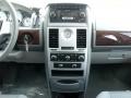 2010 Blackberry Pearl Chrysler Town & Country LX  photo #18