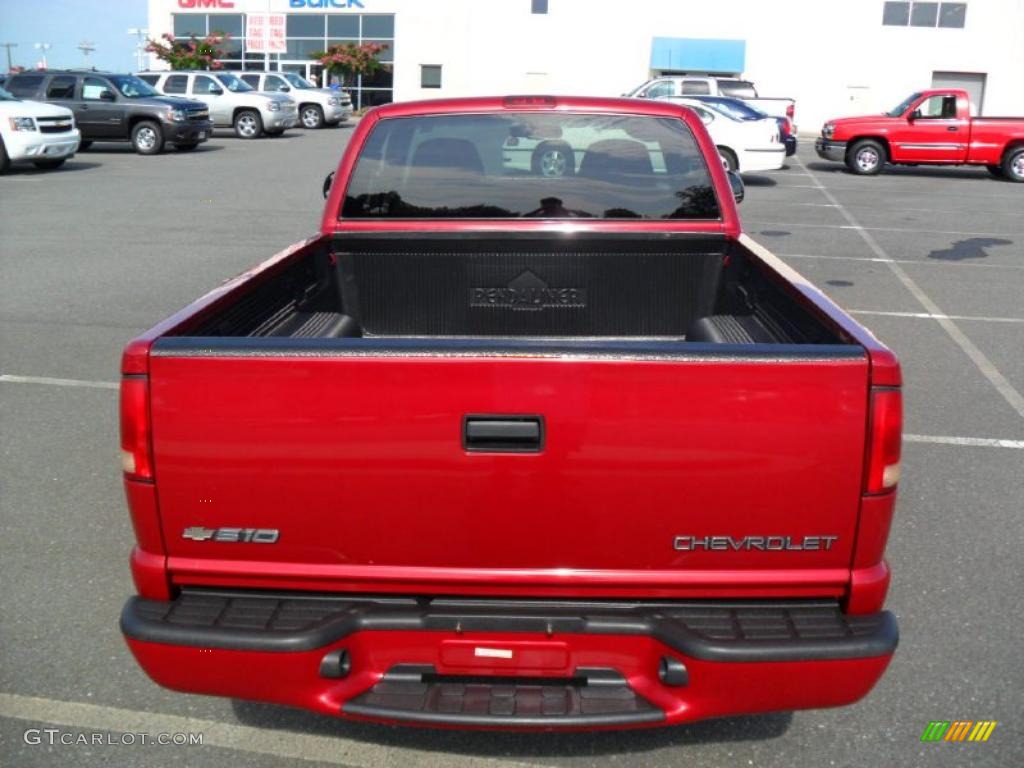 2000 S10 LS Extended Cab - Dark Cherry Red Metallic / Graphite photo #3