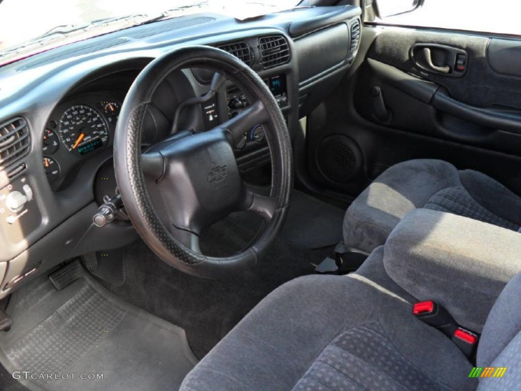 2000 S10 LS Extended Cab - Dark Cherry Red Metallic / Graphite photo #23