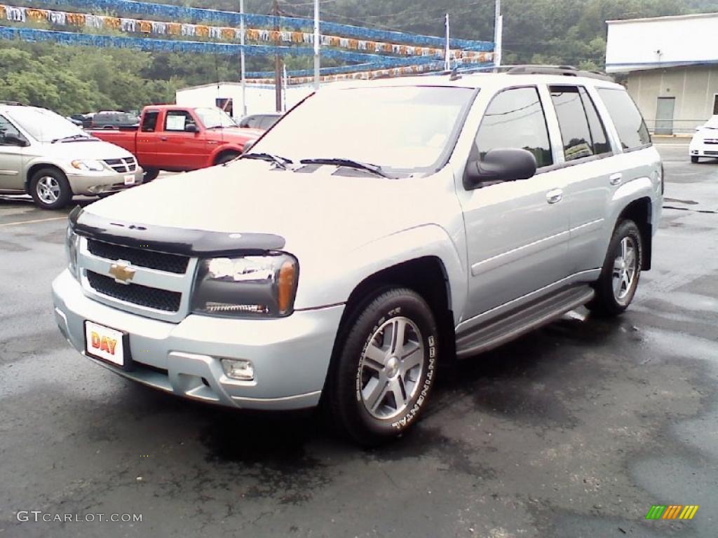 2007 TrailBlazer LT 4x4 - Moondust Metallic / Light Gray photo #1