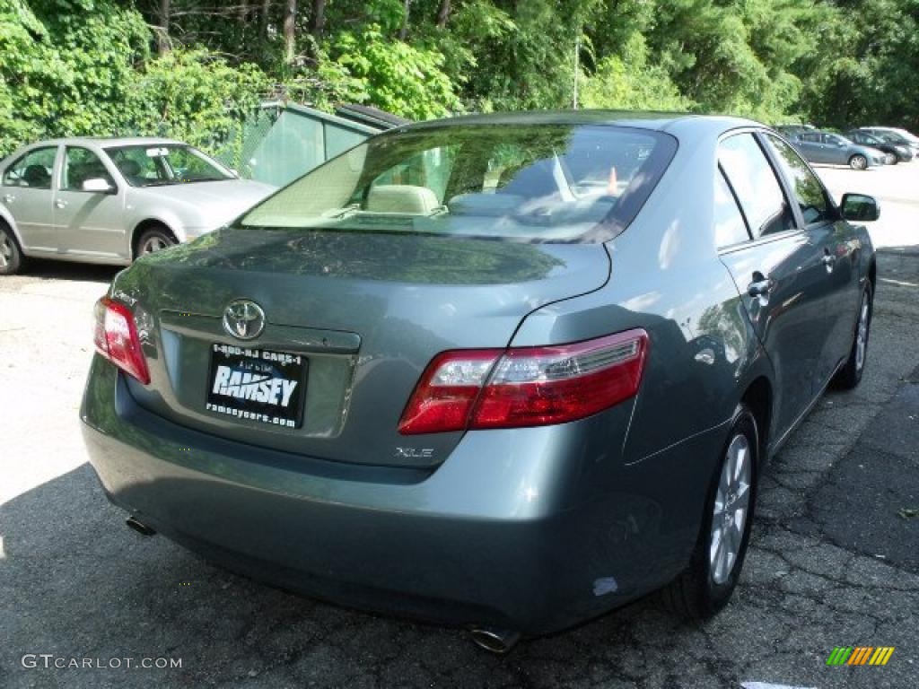 2007 Camry XLE V6 - Aloe Green Metallic / Bisque photo #4