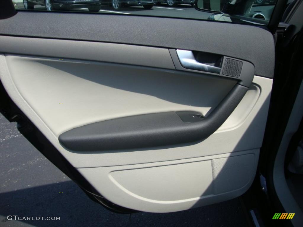2010 Audi A3 2.0 TDI Light Gray Door Panel Photo #33264957