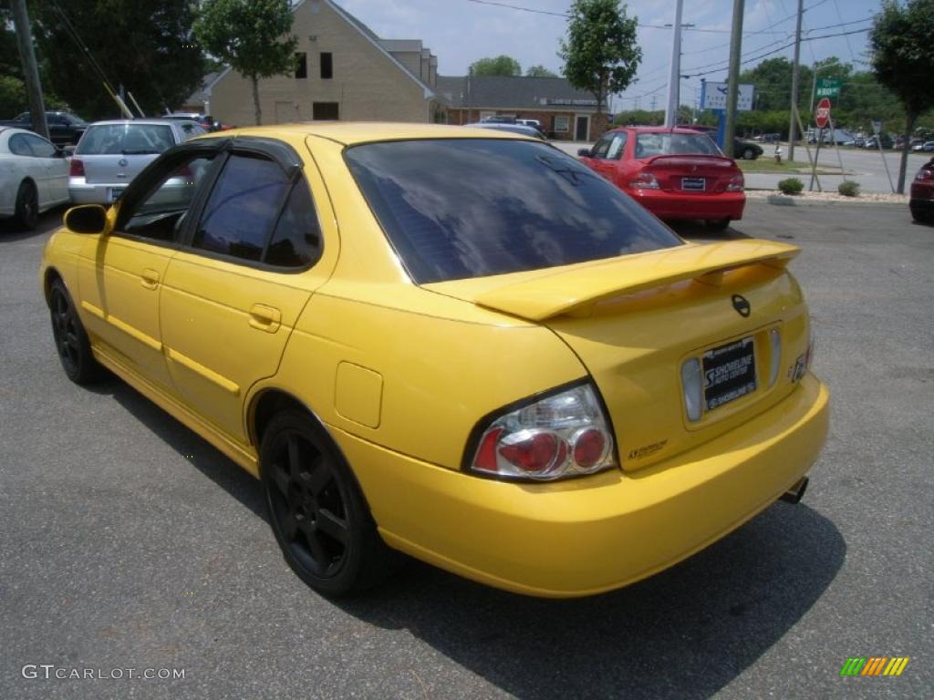 2003 Sentra SE-R Spec V - Sunburst Yellow / Black photo #3