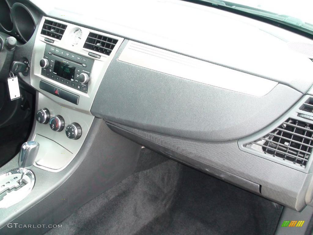 2009 Sebring LX Sedan - Bright Silver Metallic / Dark Slate Gray photo #24