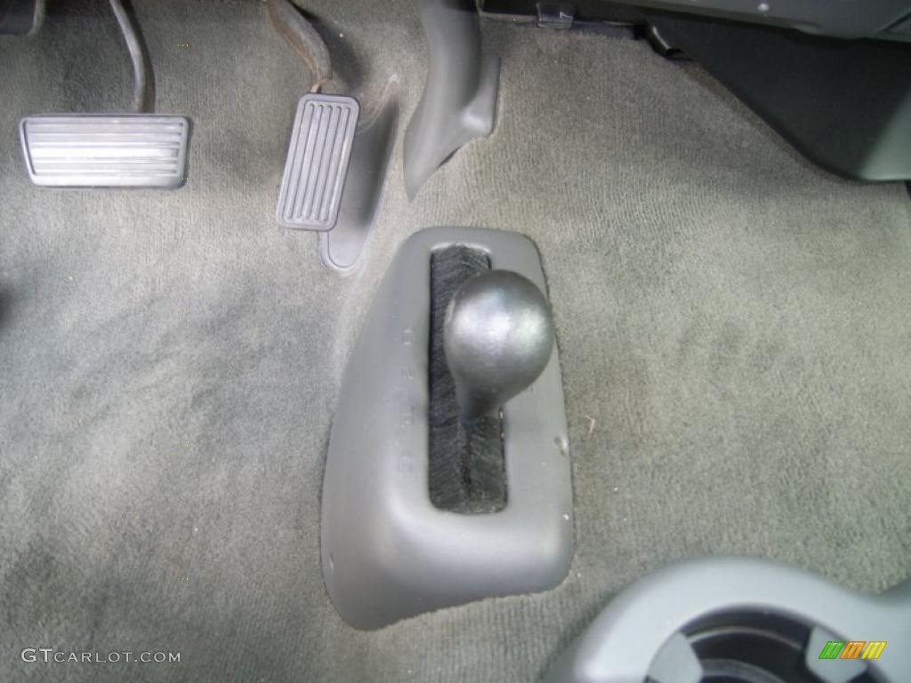2004 Silverado 1500 Z71 Extended Cab 4x4 - Silver Birch Metallic / Medium Gray photo #15