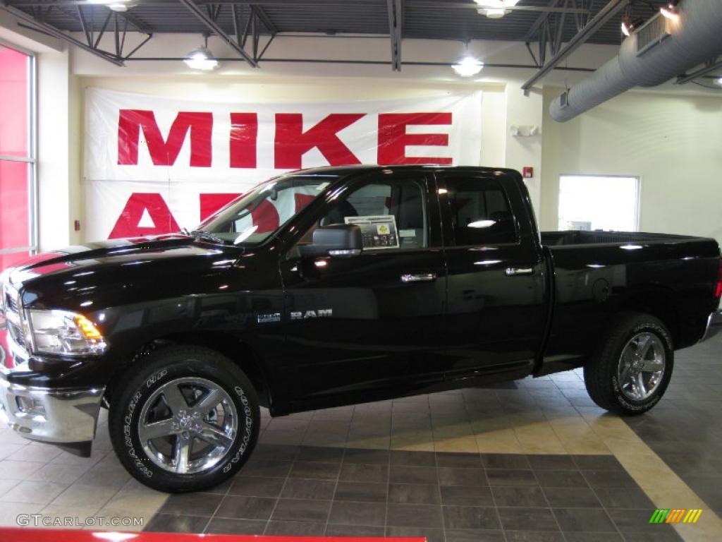 Brilliant Black Crystal Pearl Dodge Ram 1500