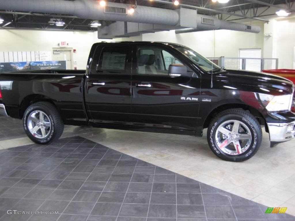 2010 Ram 1500 Big Horn Quad Cab - Brilliant Black Crystal Pearl / Dark Slate/Medium Graystone photo #6
