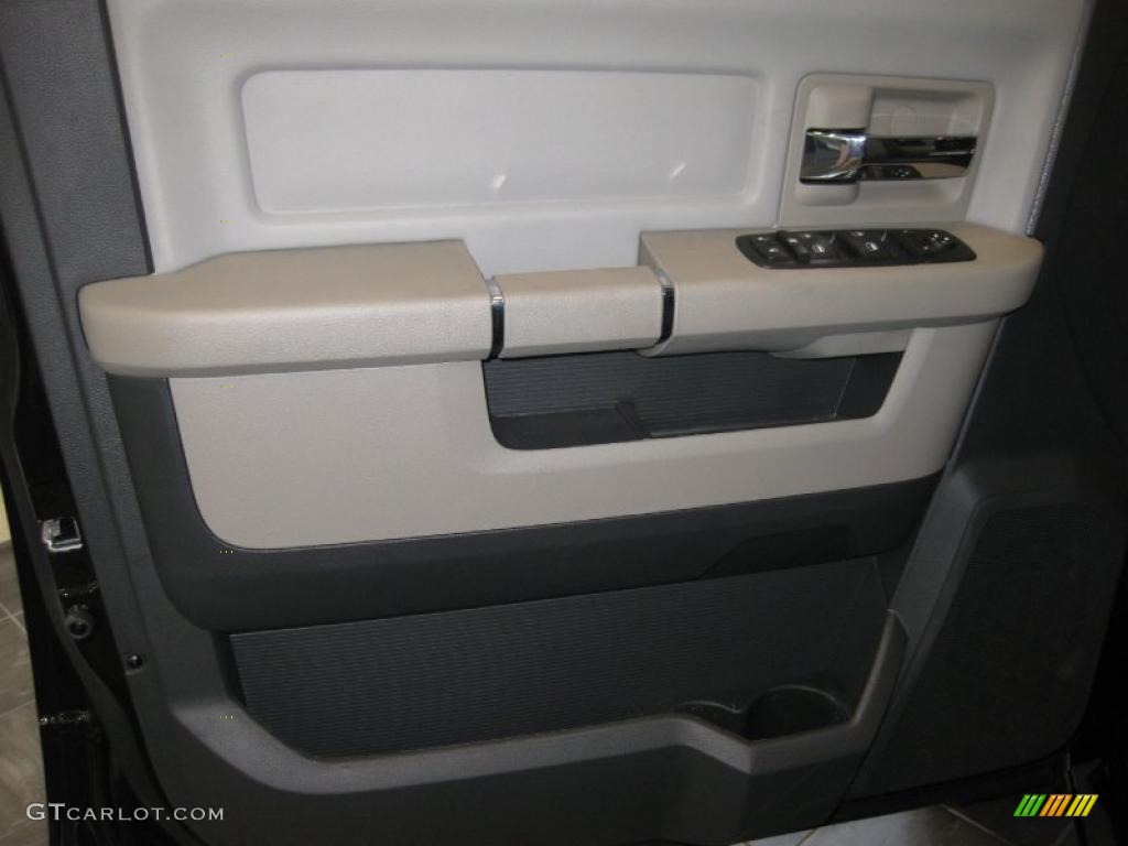 2010 Ram 1500 Big Horn Quad Cab - Brilliant Black Crystal Pearl / Dark Slate/Medium Graystone photo #14