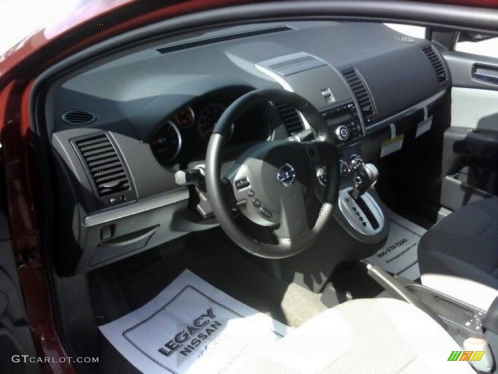 2010 Sentra 2.0 - Red Brick Metallic / Beige photo #6