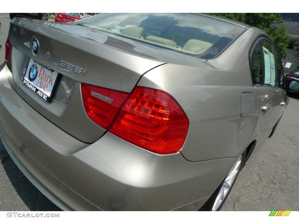 2010 3 Series 328i xDrive Sedan - Platinum Bronze Metallic / Cream Beige photo #16